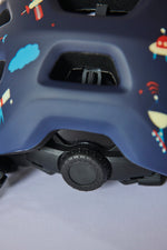 Cargar imagen en el visor de la galería, Casco Oliver Space
